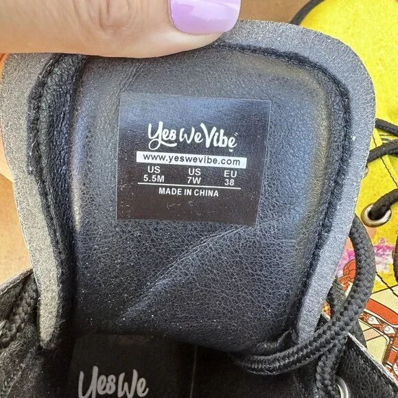 Yes We Vibe Combat Boots Yellow Travel Van Women’s Size 7 EU 38 Vegan Lace Up - Picture 10 of 10